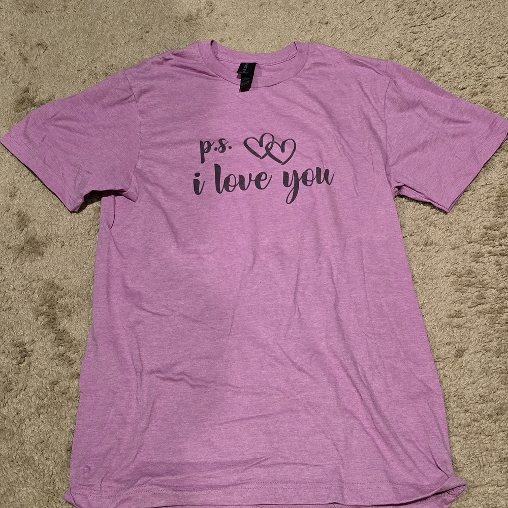 Gildan Softstyle Pink T-Shirt